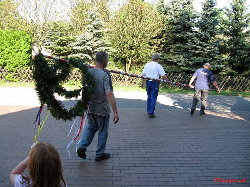 Maibaum stellen